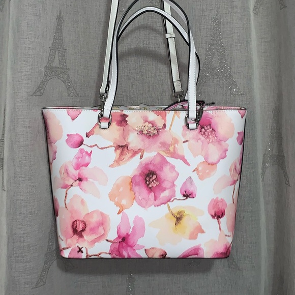 Guess Purse Spring Collection - Picture 4 of 4